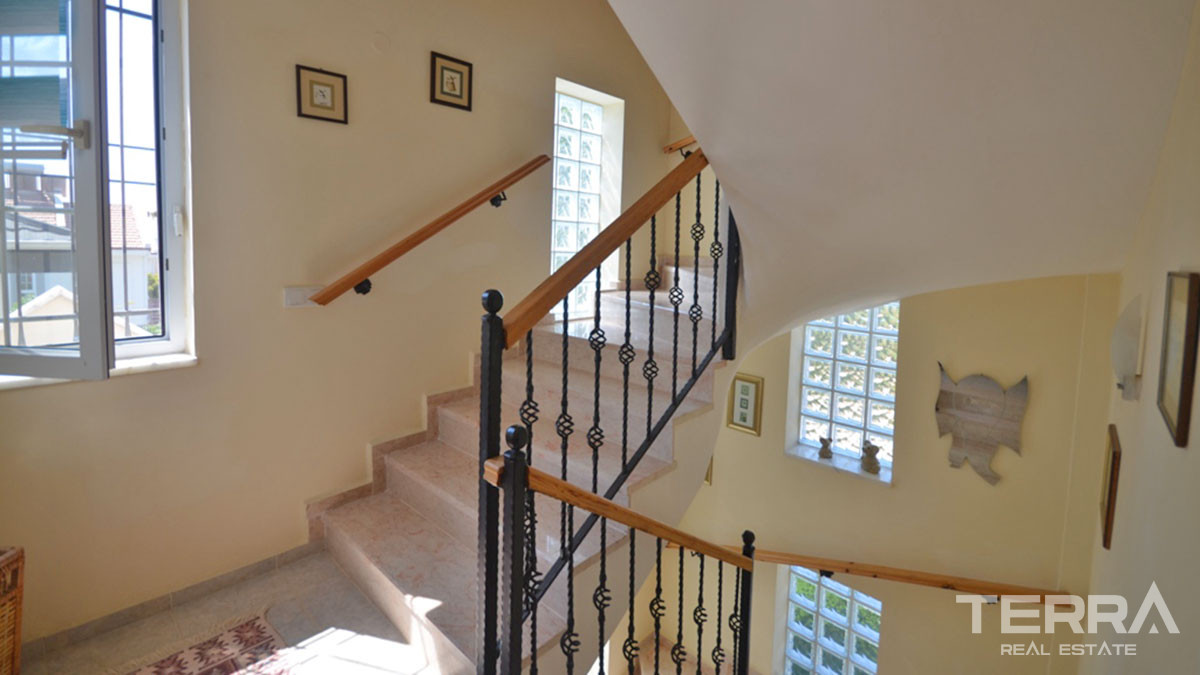 Large Detached Bargain Villa with Shared Pool in Çalış Fethiye - 59133