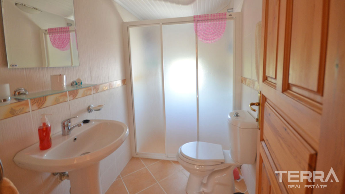 Large Detached Bargain Villa with Shared Pool in Çalış Fethiye - 59134