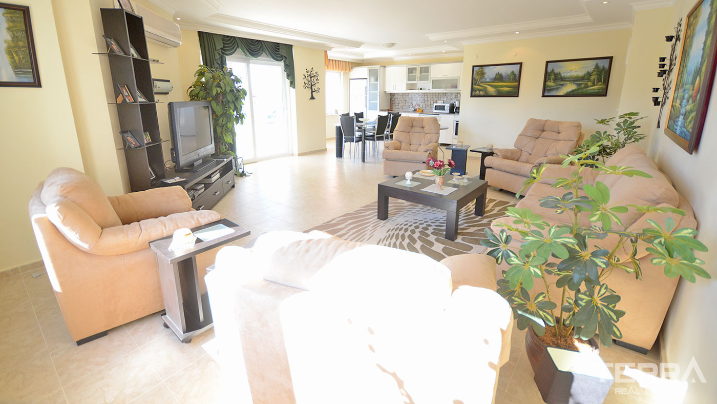 Furnished 2 Bedroom Apartment with Swimming Pool in Alanya Tosmur - 60546