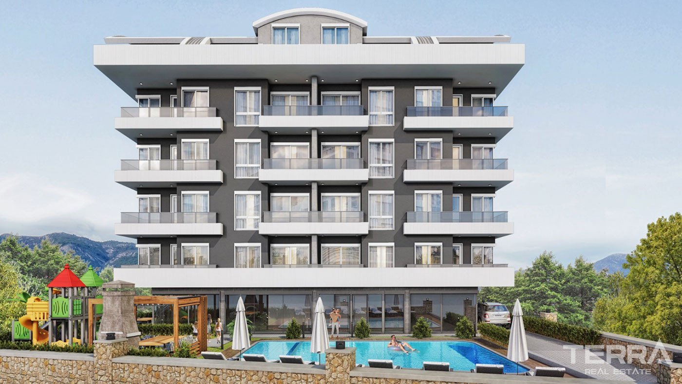 High-End Apartments in Alanya Oba with Rich Complex Features