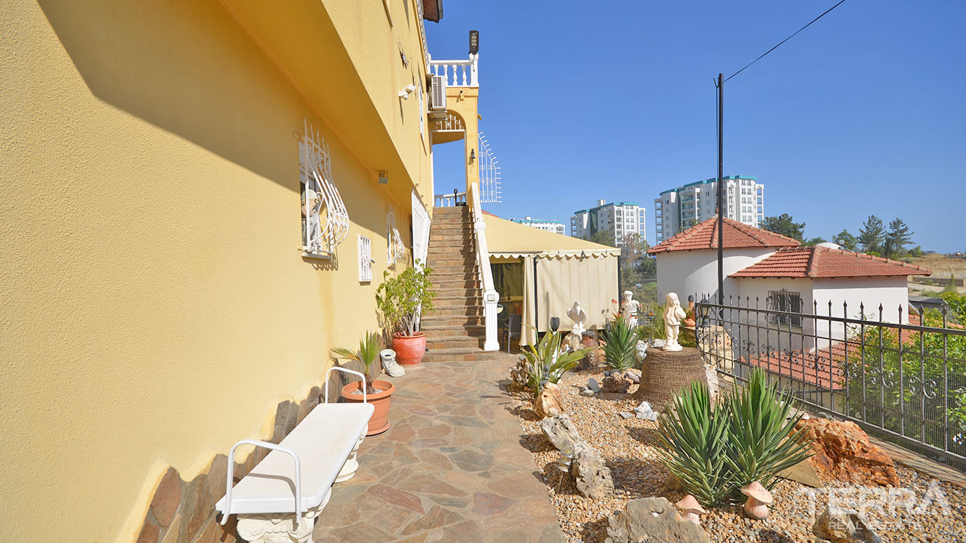 Familienfreundliche Wiederverkaufsvilla in Avsallar, Alanya mit privatem Pool - 65863
