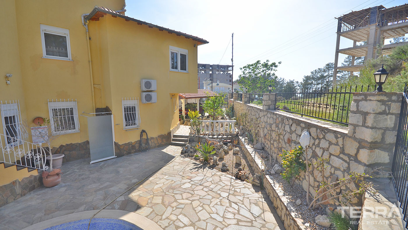 Familienfreundliche Wiederverkaufsvilla in Avsallar, Alanya mit privatem Pool - 65865