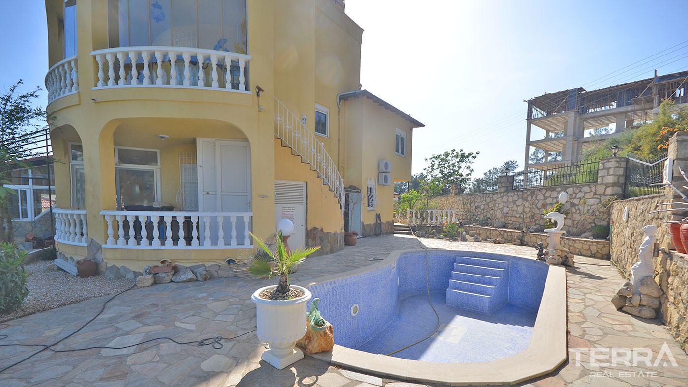 Familienfreundliche Wiederverkaufsvilla in Avsallar, Alanya mit privatem Pool - 65867