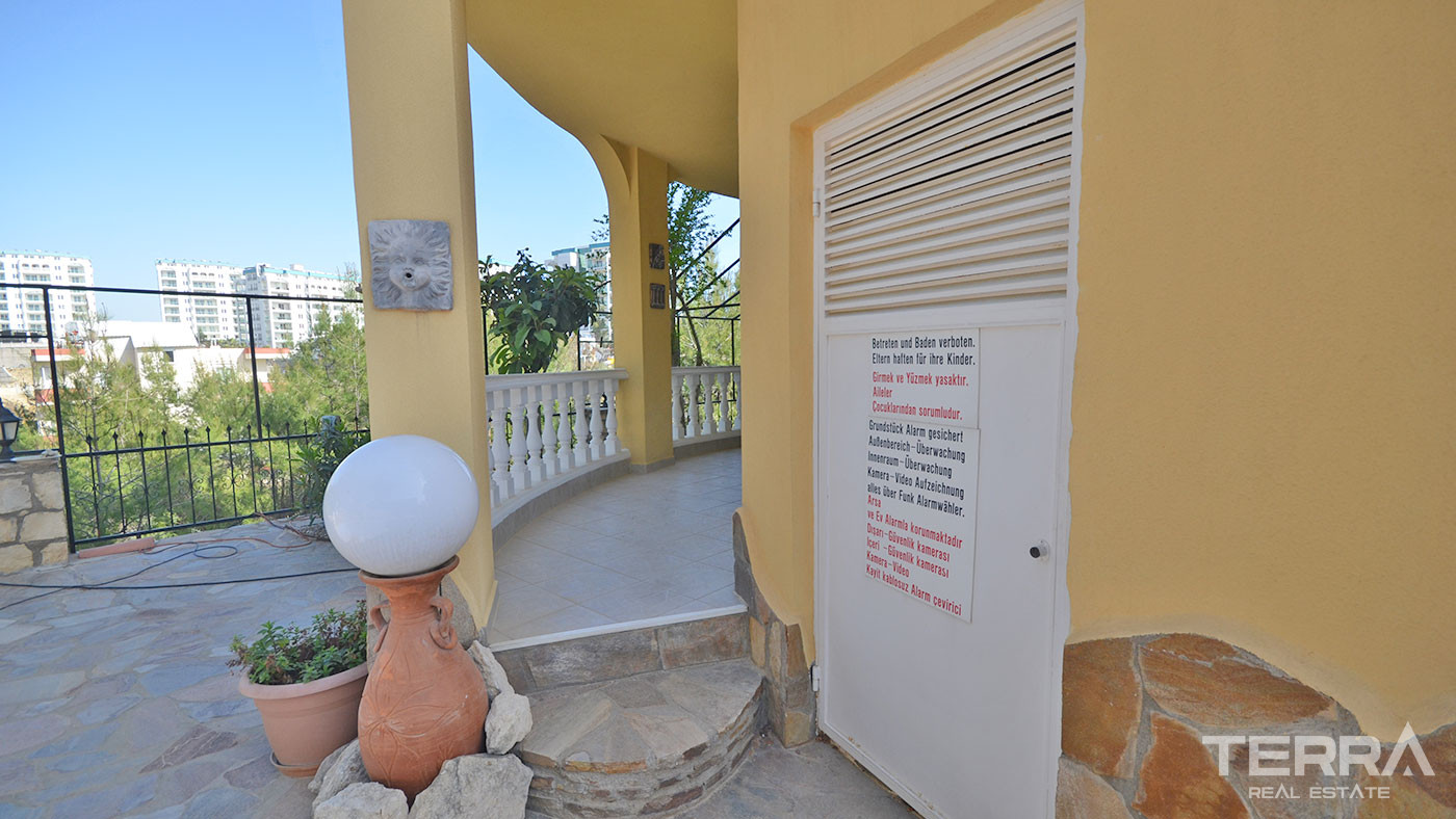 Familienfreundliche Wiederverkaufsvilla in Avsallar, Alanya mit privatem Pool - 65871