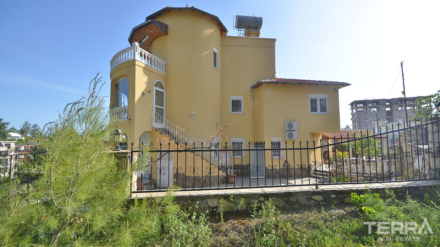 Familienfreundliche Wiederverkaufsvilla in Avsallar, Alanya mit privatem Pool - 65877