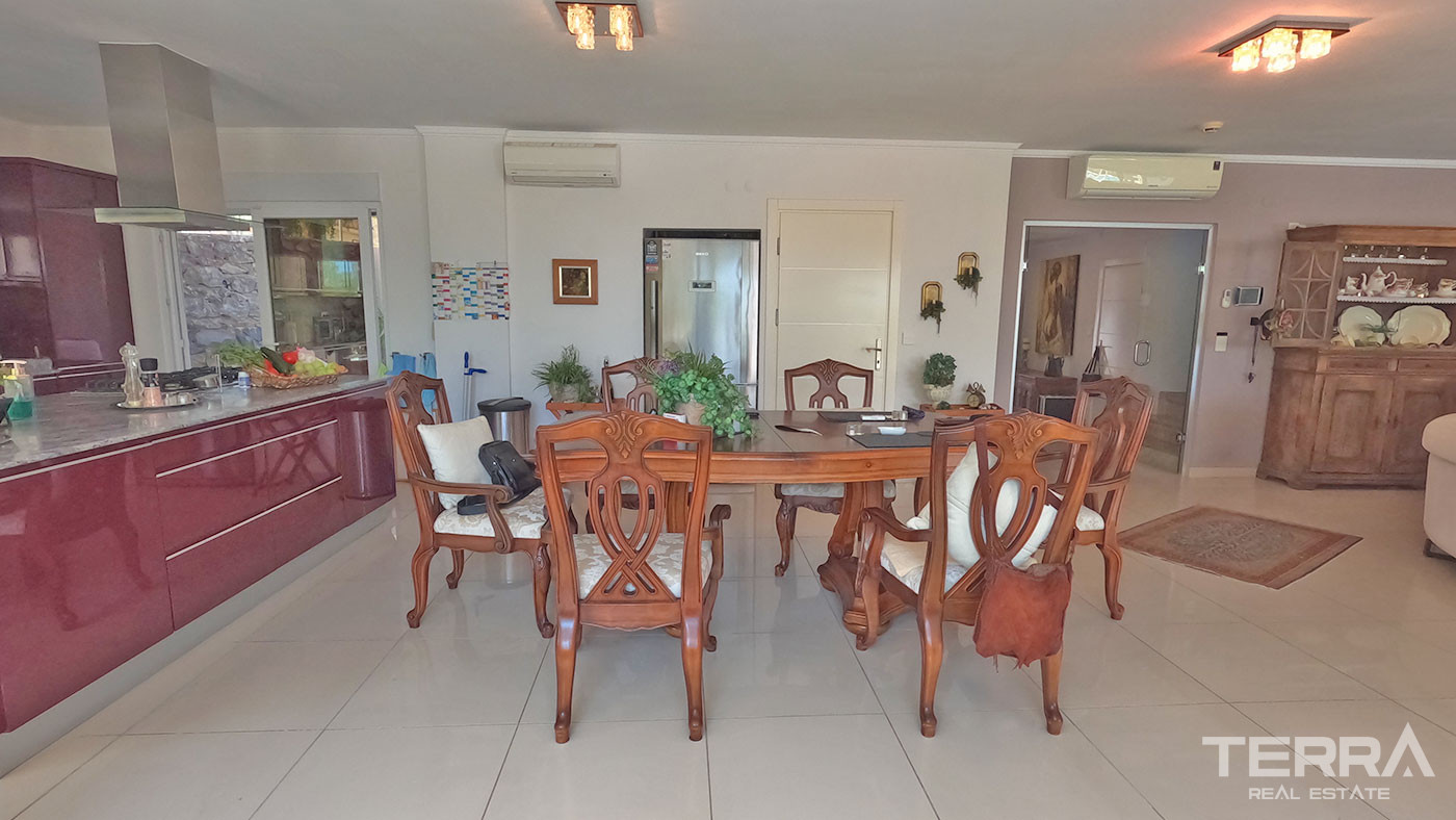 Fully Furnished Villa in Oba, Alanya with Smart Home System - 68517