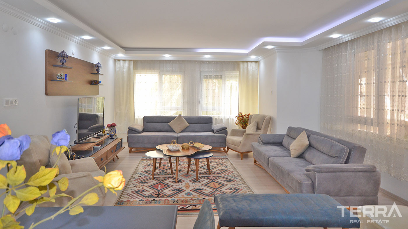 Fully Renovated and Furnished Flat Close to the Beach in Alanya, Oba