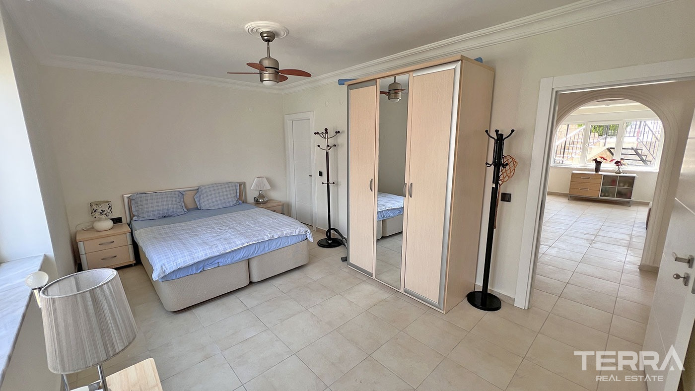 Conveniently Located Fully Furnished Resale Flat in Cikcilli, Alanya - 69445