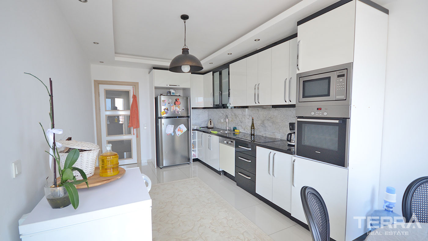 4+1 Resale Flat in Cikcilli, Alanya with Extensive Social Facilities - 69987