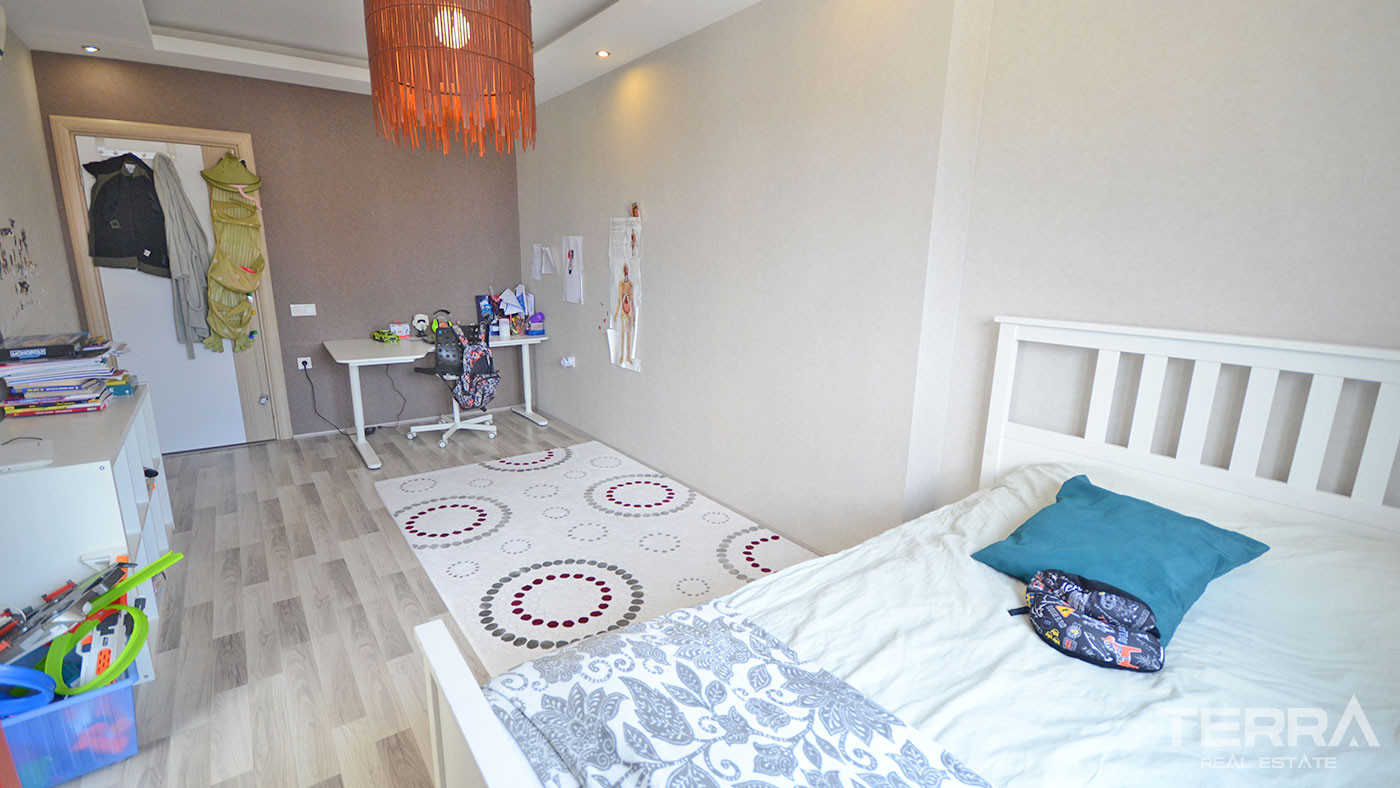 4+1 Resale Flat in Cikcilli, Alanya with Extensive Social Facilities - 70013