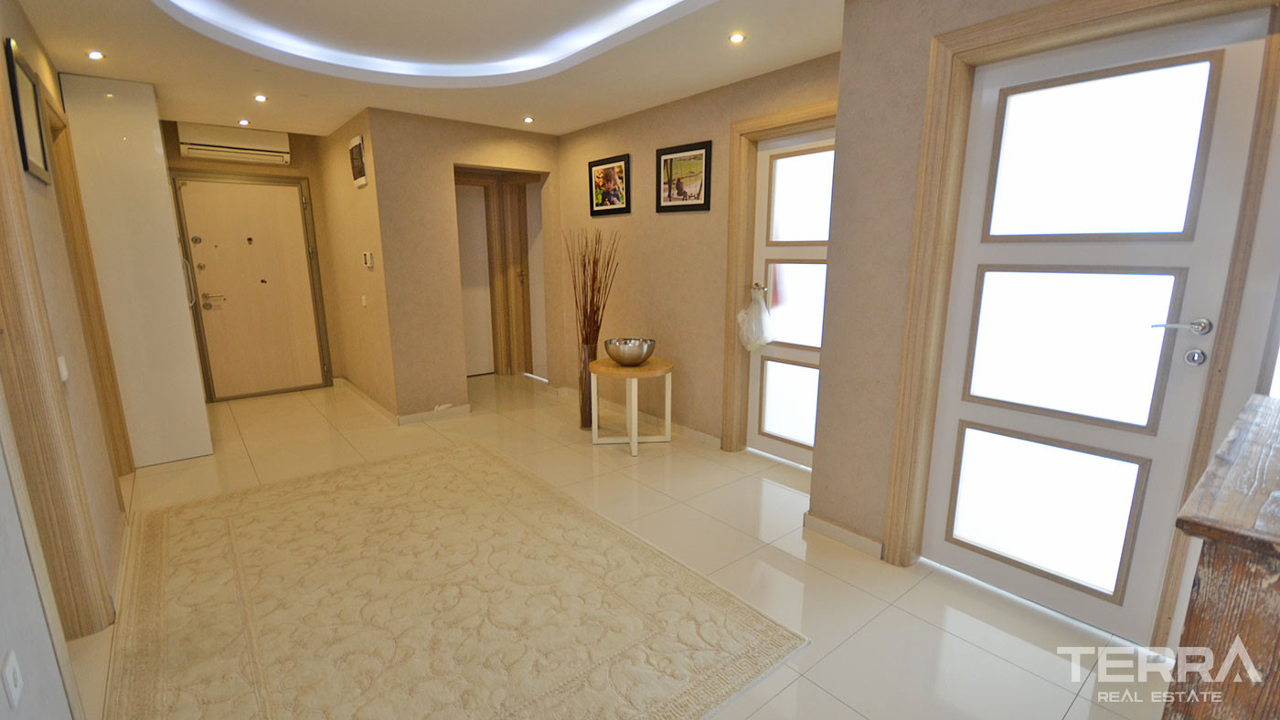 4+1 Resale Flat in Cikcilli, Alanya with Extensive Social Facilities - 70016