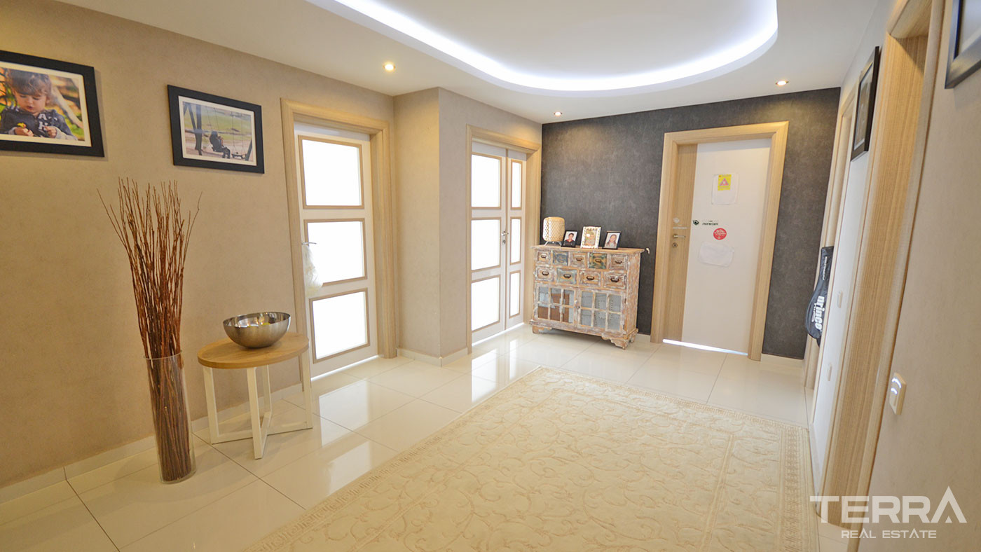 4+1 Resale Flat in Cikcilli, Alanya with Extensive Social Facilities - 70019