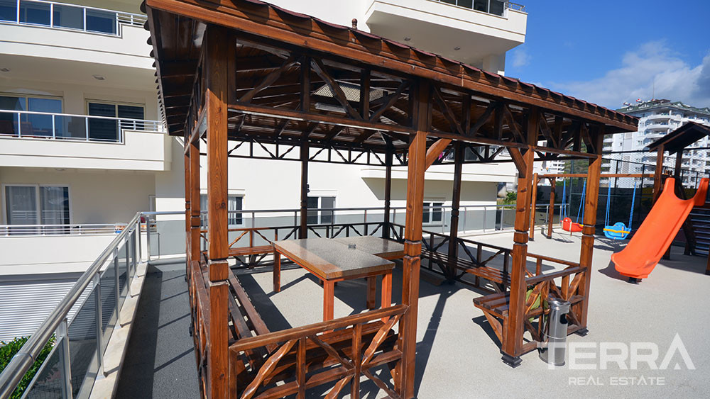 4+1 Resale Flat in Cikcilli, Alanya with Extensive Social Facilities - 70034