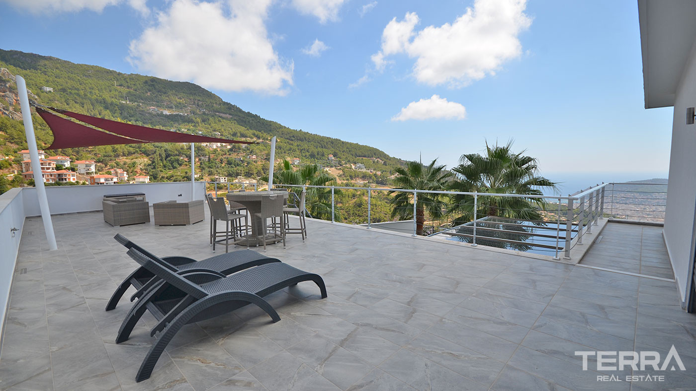 Luxury Furnished Resale Villa with 1600 m2 Land Plot in Tepe, Alanya - 70085