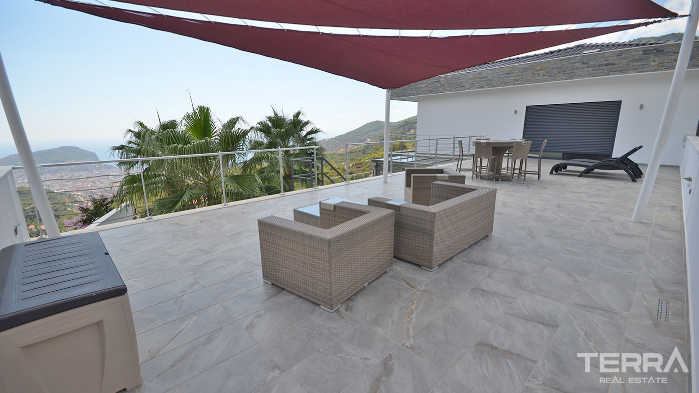 Luxury Furnished Resale Villa with 1600 m2 Land Plot in Tepe, Alanya - 70086
