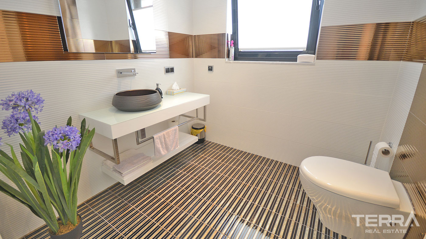 Luxury Furnished Resale Villa with 1600 m2 Land Plot in Tepe, Alanya - 70088