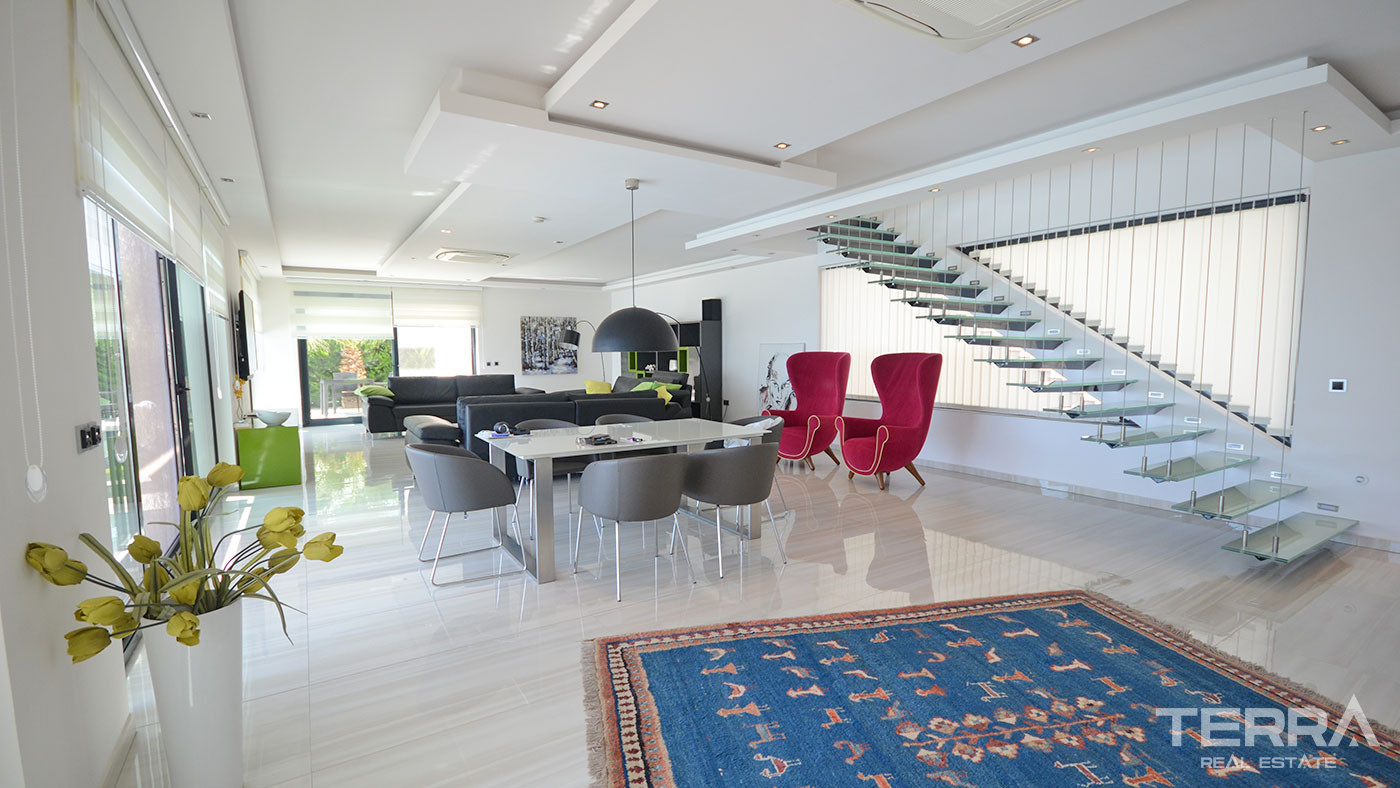 Luxury Furnished Resale Villa with 1600 m2 Land Plot in Tepe, Alanya - 70091