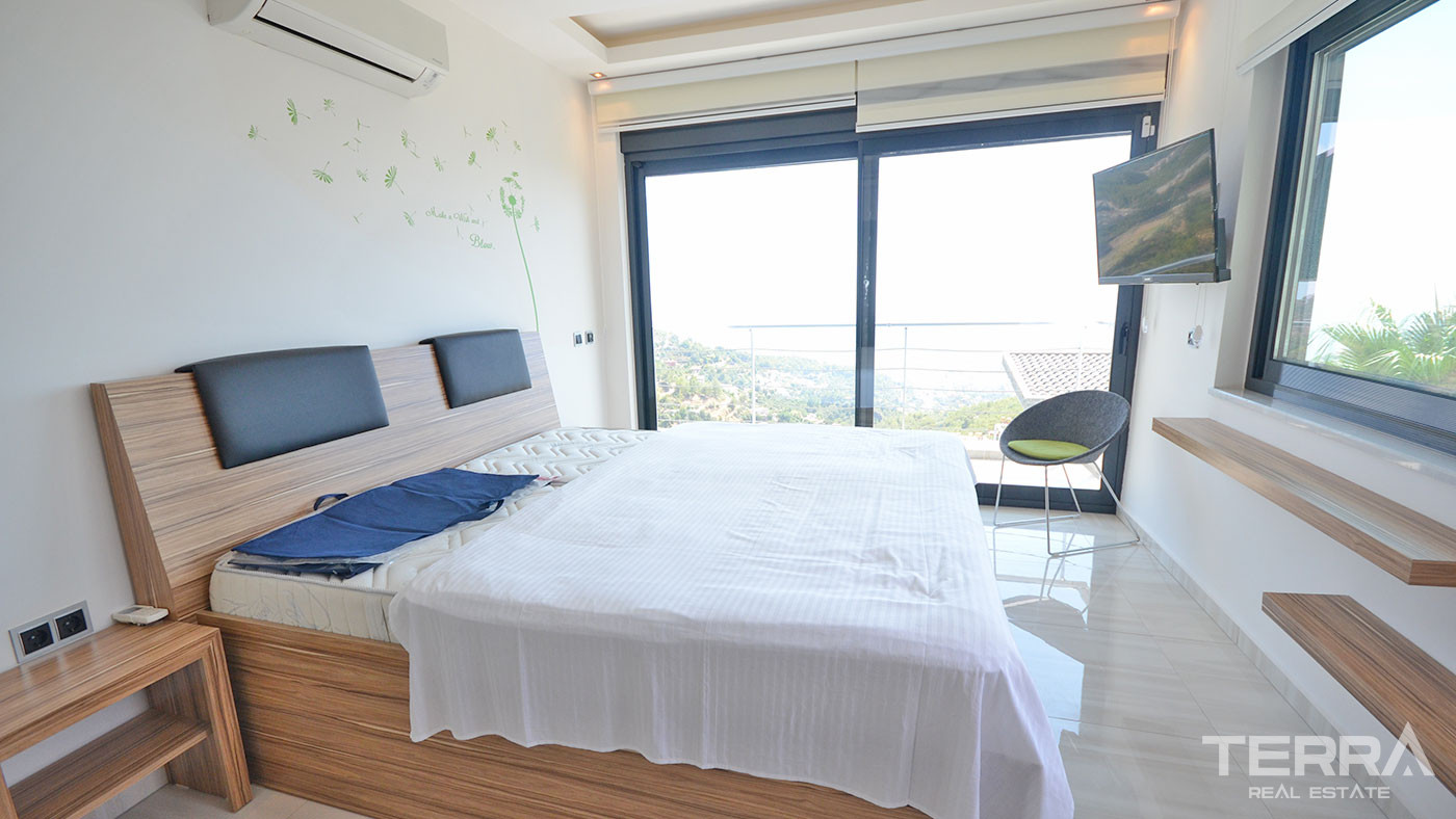 Luxury Furnished Resale Villa with 1600 m2 Land Plot in Tepe, Alanya - 70099