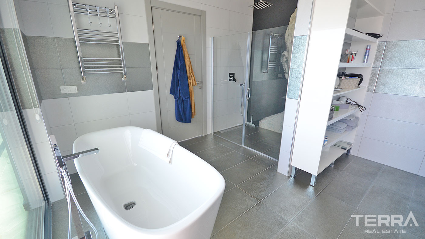 Luxury Furnished Resale Villa with 1600 m2 Land Plot in Tepe, Alanya - 70103