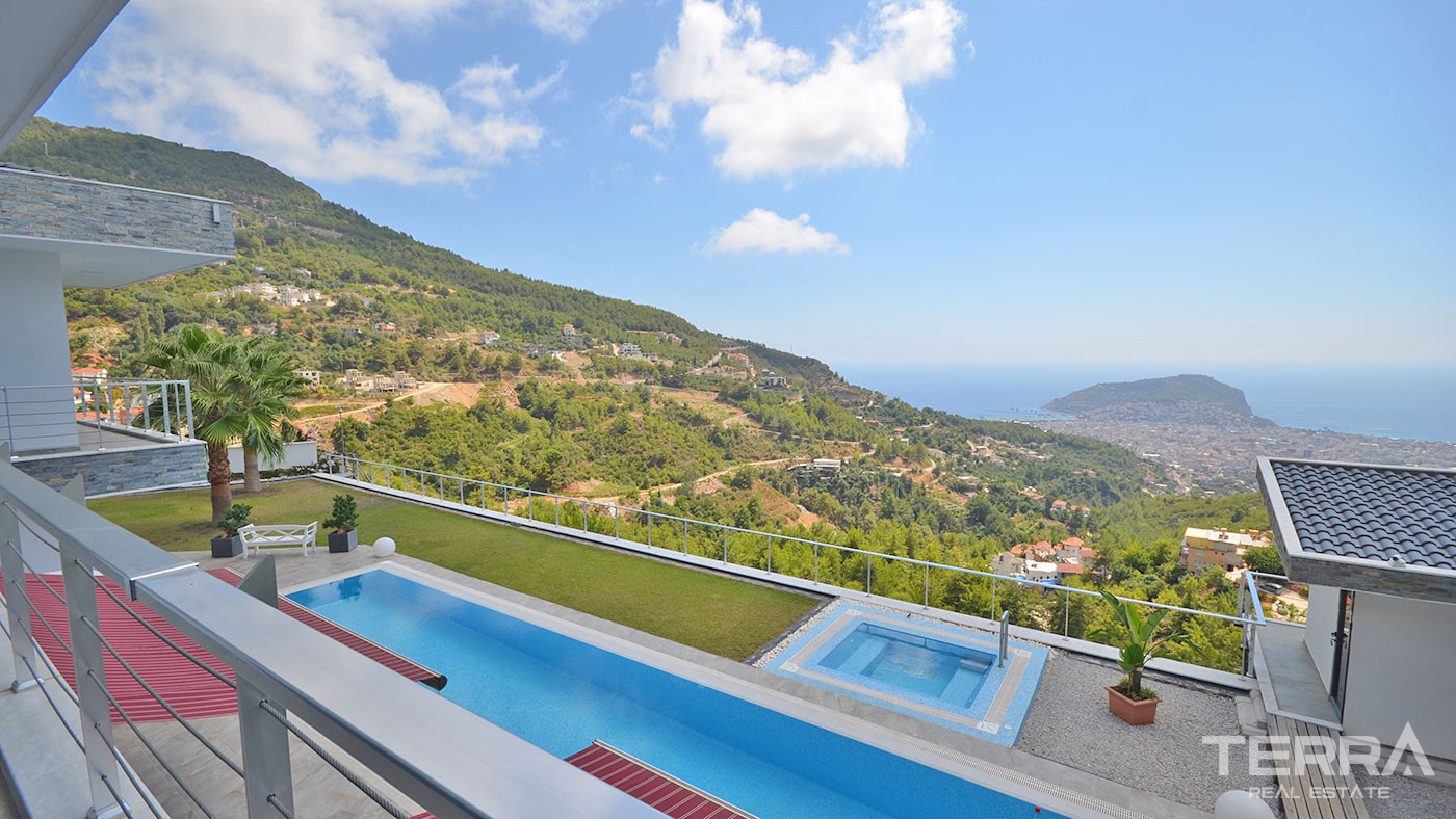 Luxury Furnished Resale Villa with 1600 m2 Land Plot in Tepe, Alanya - 70112
