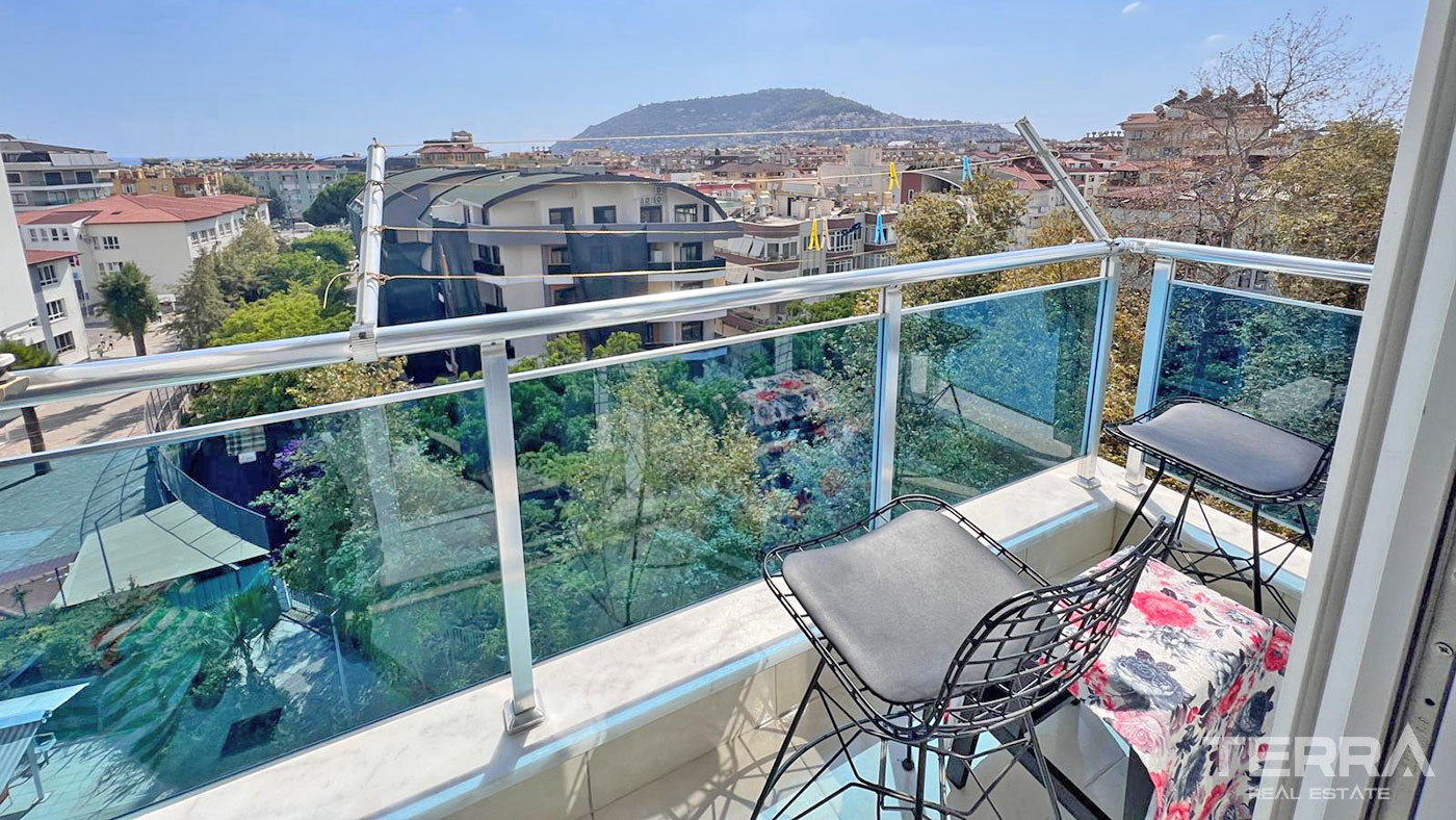 Furnished Resale Apartment in Alanya with an Incredible Green View - 70585