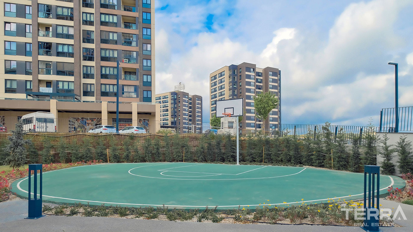 Central Apartments for Investment and Year-Round Living in Istanbul - 100196