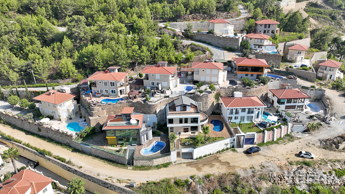 Furnished 4+1 Private Villa with Panoramic View in Alanya Kargıcak - 73560