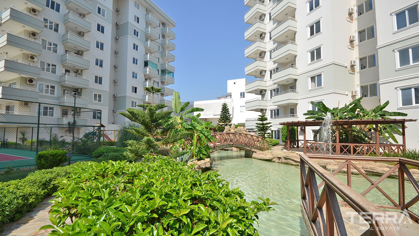 Alanya Flat for Sale in Luxury Complex with Large Pool and Aqua Slides - 74677