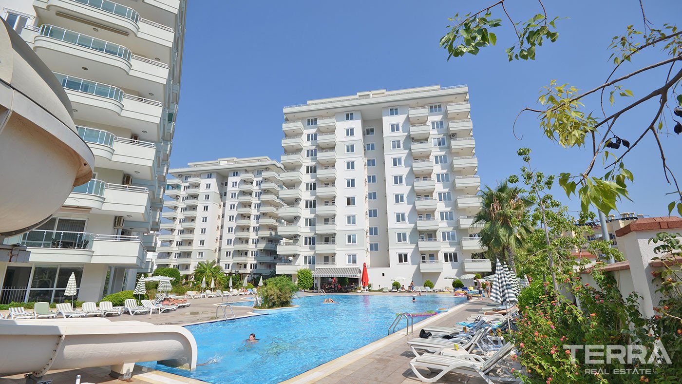 Alanya Flat for Sale in Luxury Complex with Large Pool and Aqua Slides