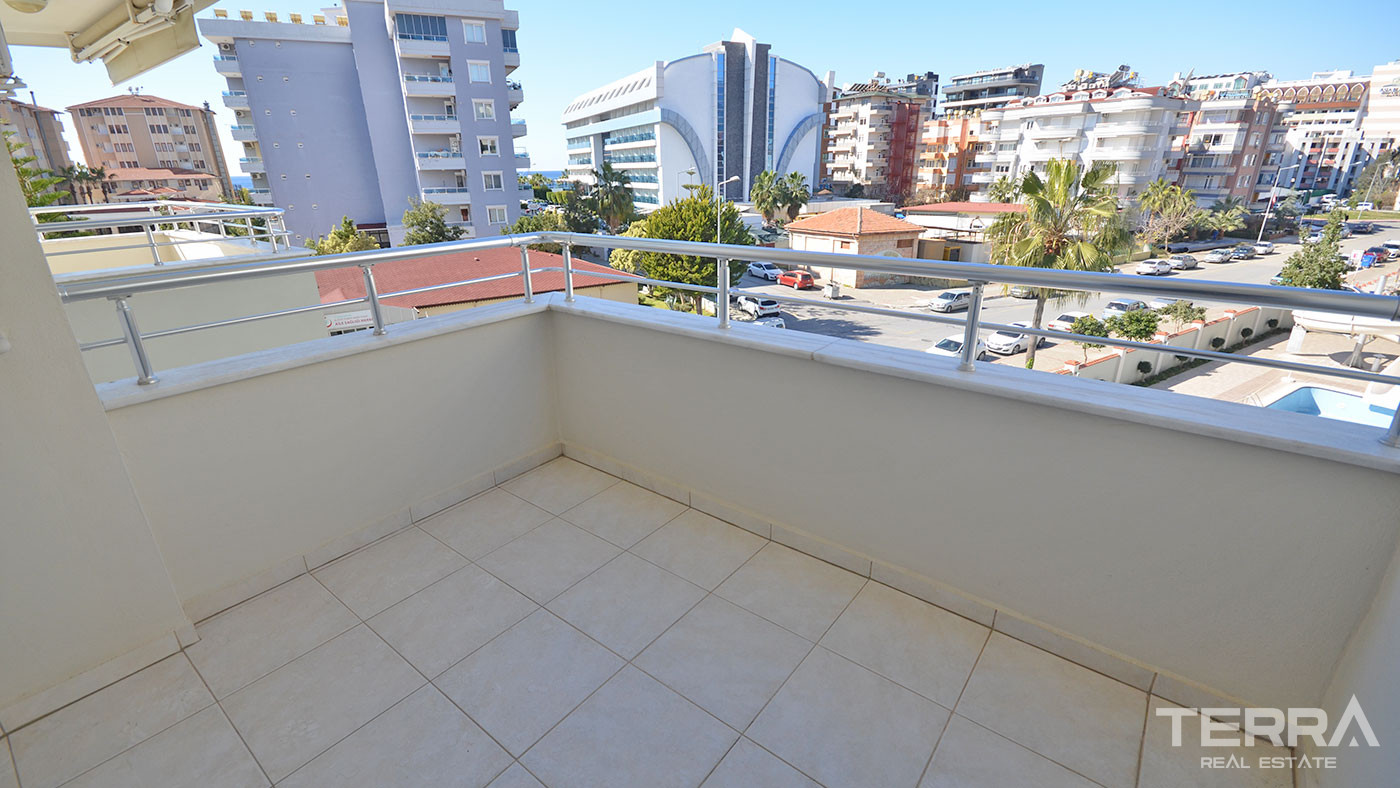 Alanya Flat for Sale in Luxury Complex with Large Pool and Aqua Slides - 74694