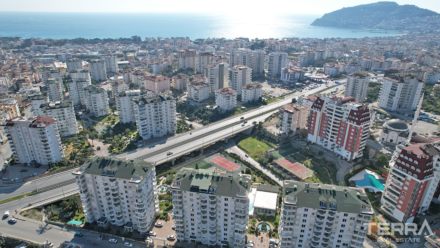 Rich Social Features from Bargain Flat Near the Alanya Center