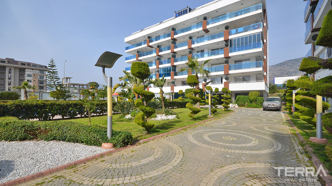Alanya's Furnished Duplex Apartment with Sea View Close to Beach - 75050