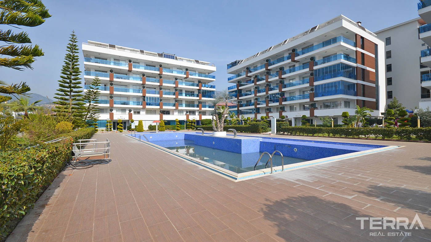 Alanya's Furnished Duplex Apartment with Sea View Close to Beach