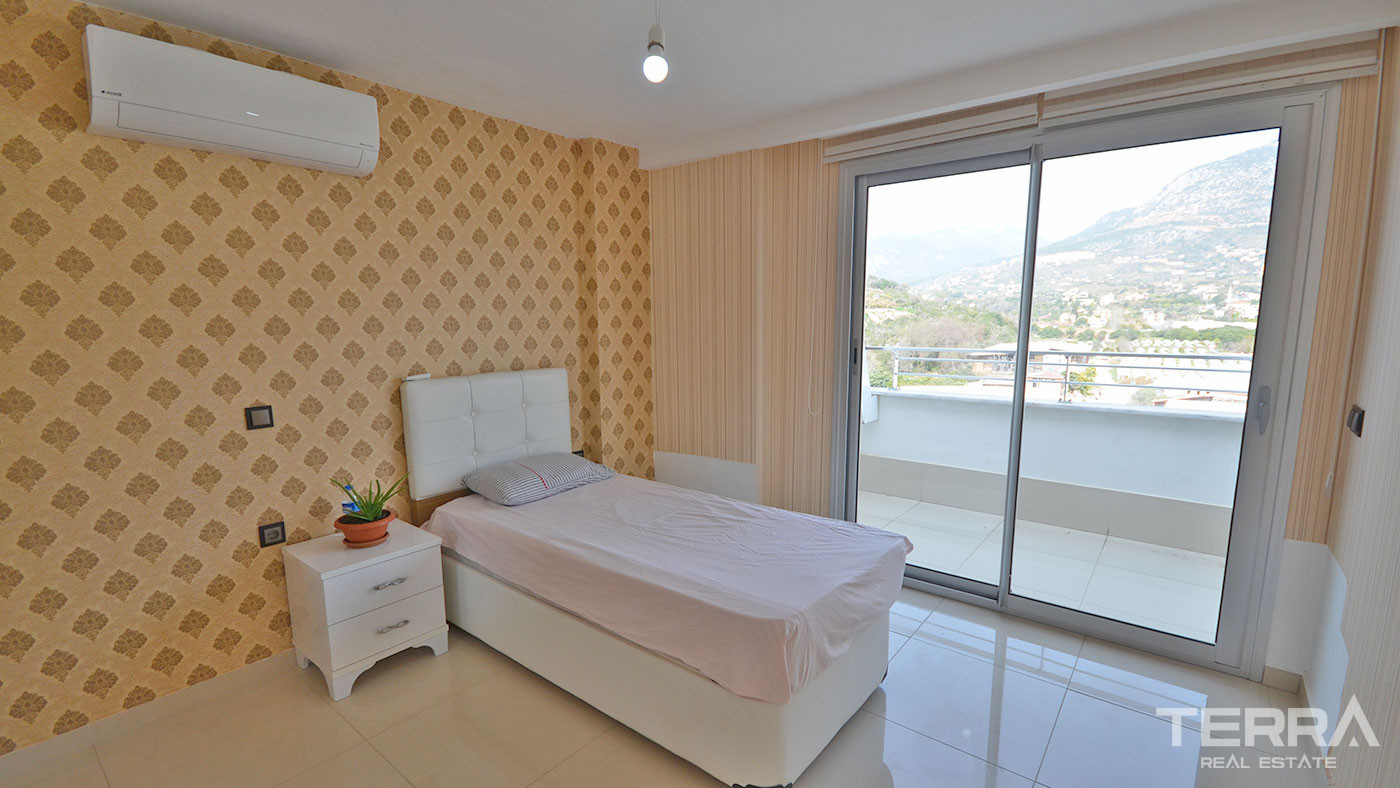 Alanya's Furnished Duplex Apartment with Sea View Close to Beach - 75066