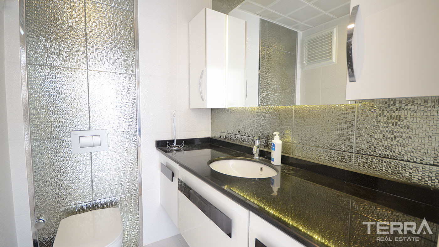 Modernly Designed Sea View Alanya Apartment in Another World Complex - 75118