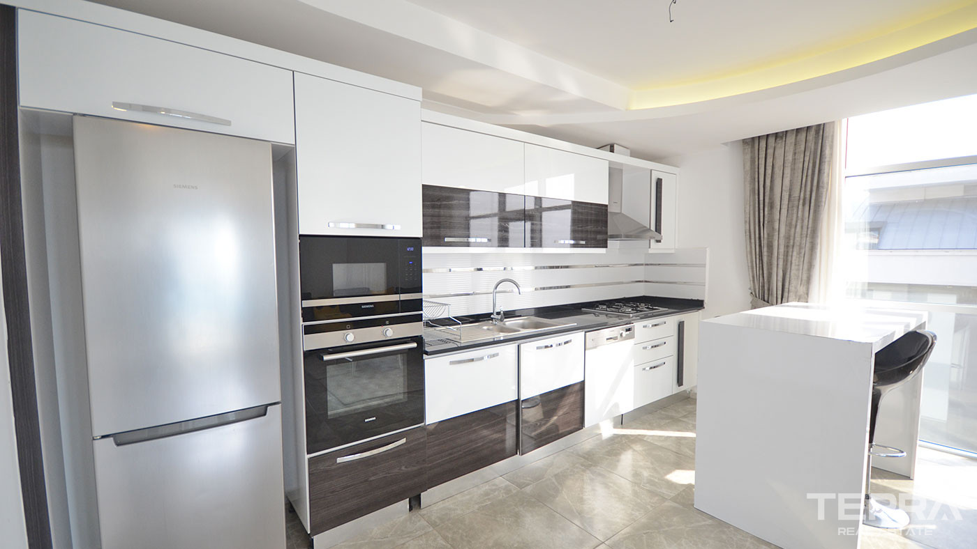 Modernly Designed Sea View Alanya Apartment in Another World Complex - 75124
