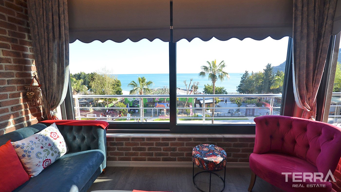 Gorgeous Seafront Apartment with Stylish Interior Design in Alanya