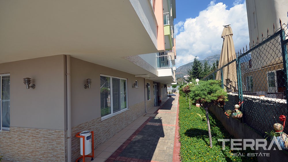 1 bedroom apartment at sea front location in Kestel Alanya - 2795
