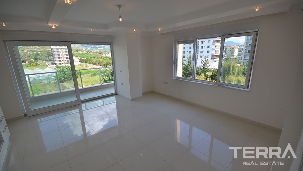 1 bedroom apartment at sea front location in Kestel Alanya - 2811