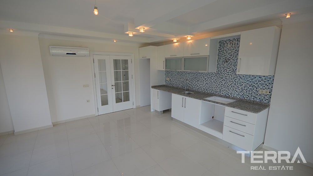 1 bedroom apartment at sea front location in Kestel Alanya - 2814