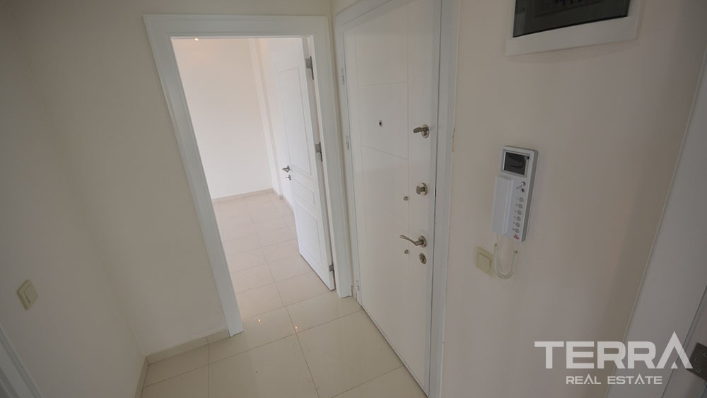 1 bedroom apartment at sea front location in Kestel Alanya - 2817