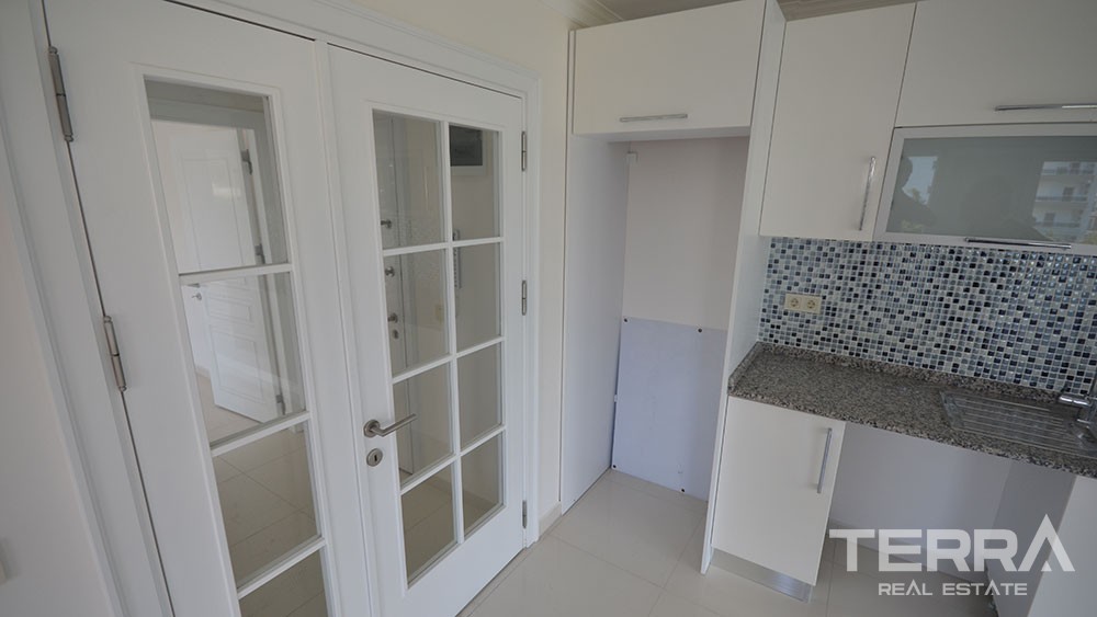 1 bedroom apartment at sea front location in Kestel Alanya - 2818
