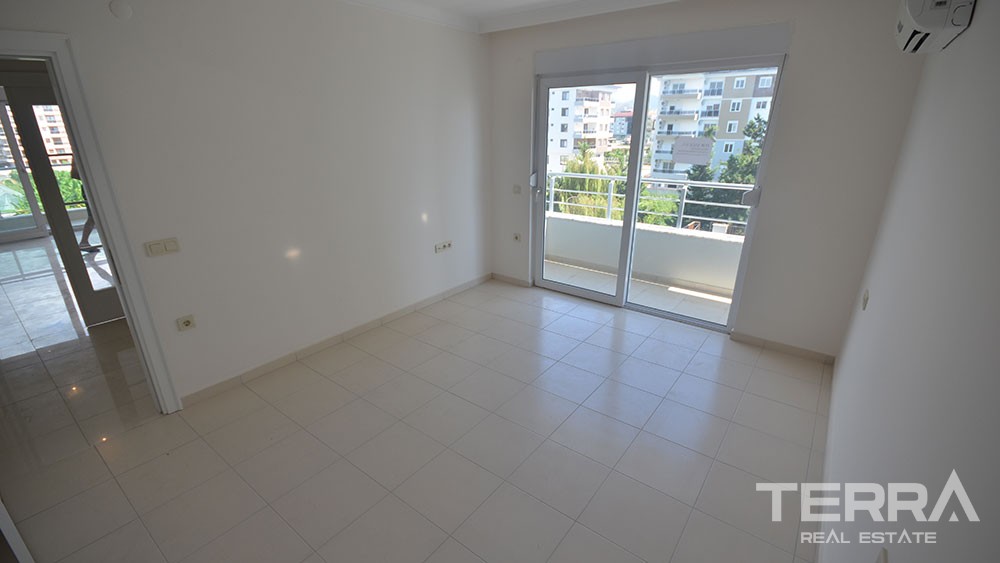 1 bedroom apartment at sea front location in Kestel Alanya - 2820