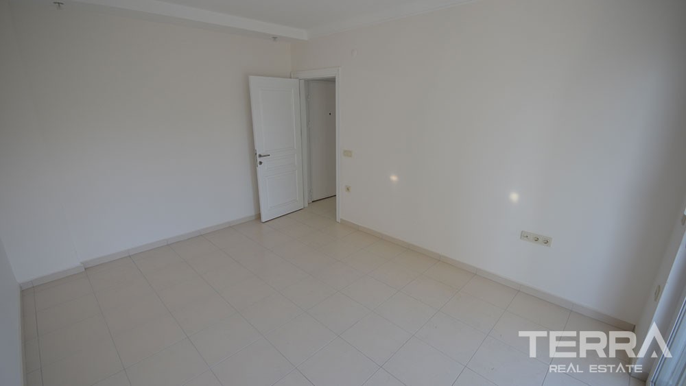 1 bedroom apartment at sea front location in Kestel Alanya - 2821