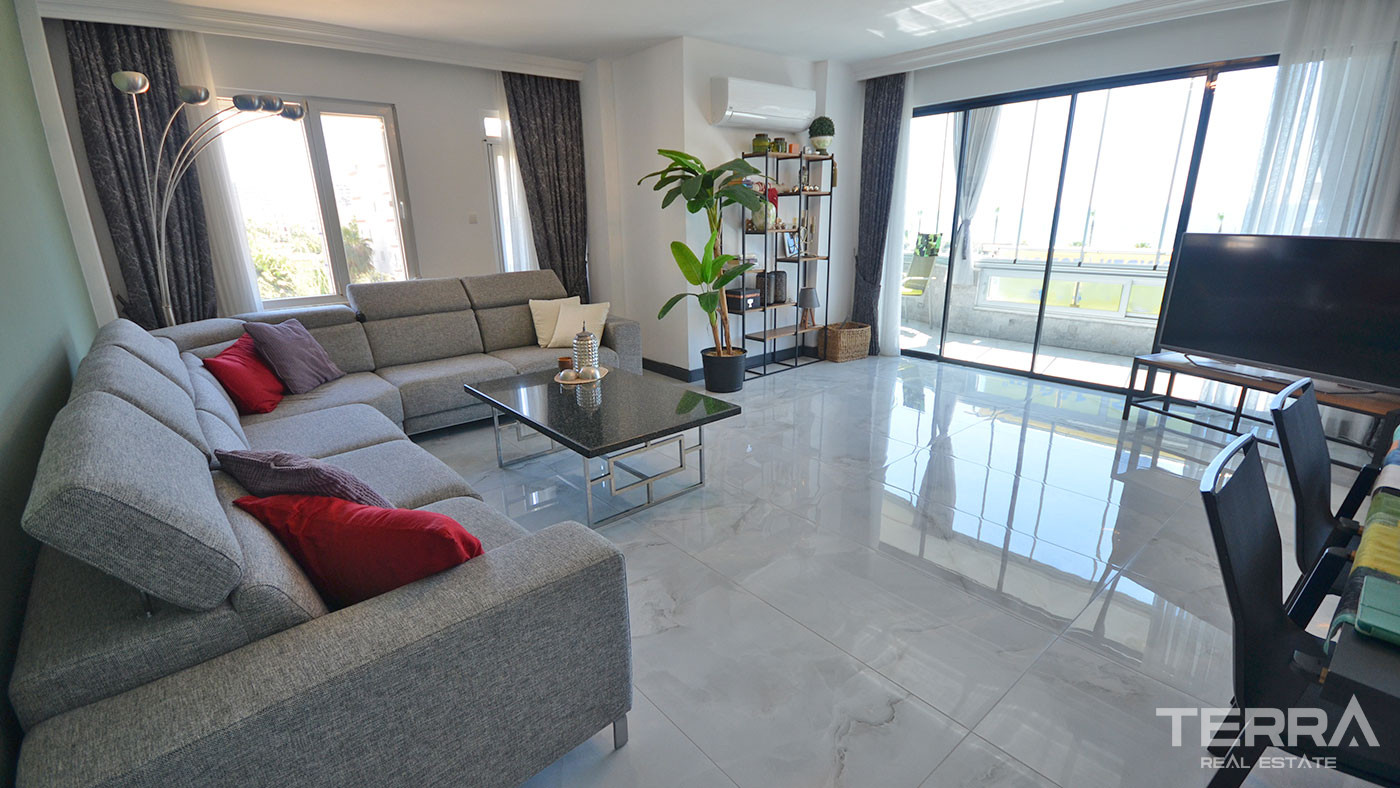 Spacious Furnished Apartment with an Amazing Sea View in Alanya