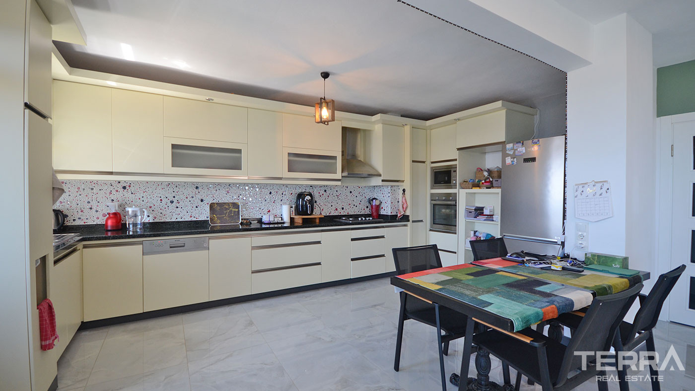 Spacious Furnished Apartment with an Amazing Sea View in Alanya - 76378