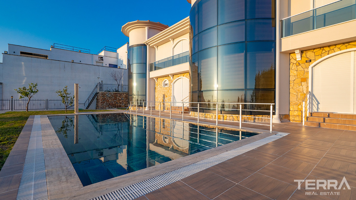 4+2 Furnished Villa with Underfloor Heating and Sea Views in Alanya - 82391