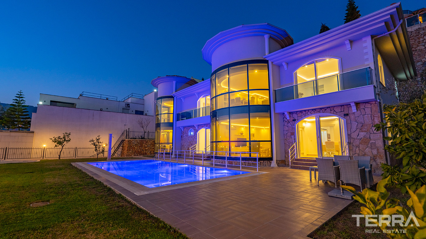 4+2 Furnished Villa with Underfloor Heating and Sea Views in Alanya - 82397