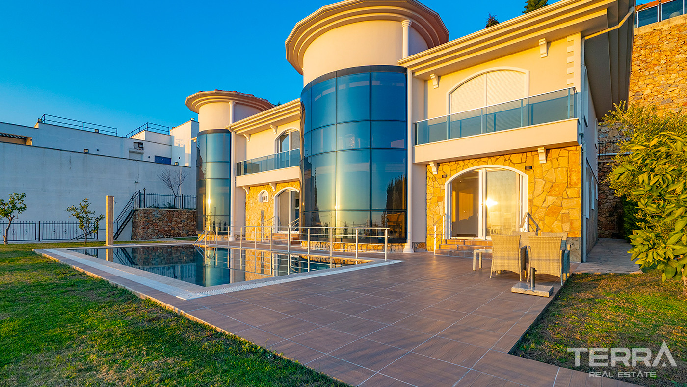 4+2 Furnished Villa with Underfloor Heating and Sea Views in Alanya - 82398