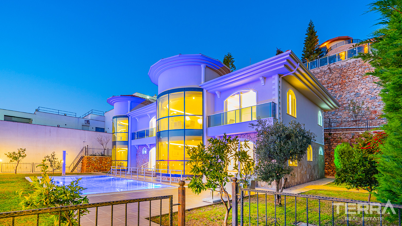 4+2 Furnished Villa with Underfloor Heating and Sea Views in Alanya - 82400